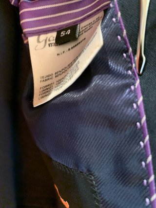 Traje azul marino para hombre. Marca Fourseason