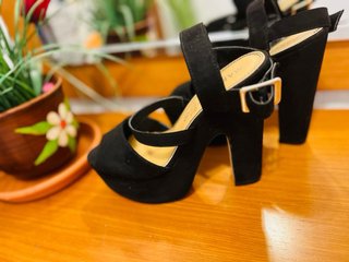 Zapatos de tacón negros talla 38