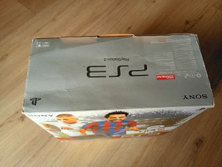 Consola PS3 caja pack FIFA 10 (no negociable)