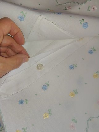 Lenzuolo matrimoniale con federe ricamate