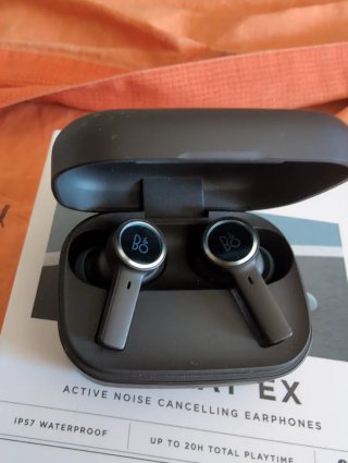 Auriculares Bang & Olufsen Beoplay EX Negros
