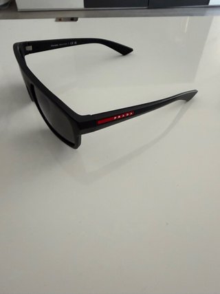 Gafas de sol Prada negras