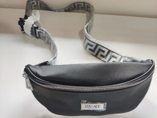 Riñonera Versace Negra