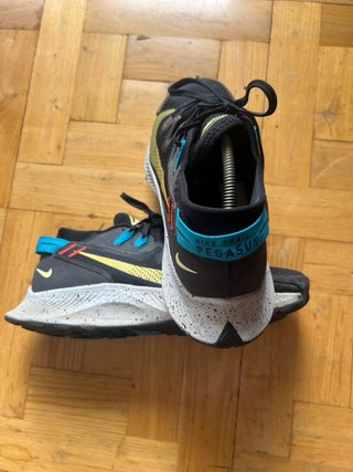 Nike Pegasus Trail 2 Talla 44 Negro/Amarillo
