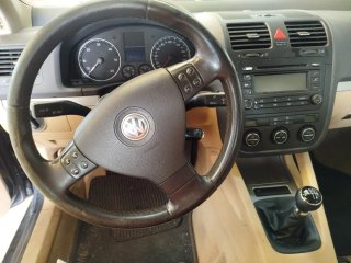 Volkswagen Golf 2004