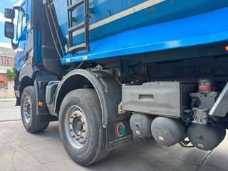 Renault T520 8x4 Camión Volquete