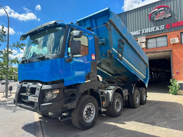Renault T520 8x4 Camión Volquete