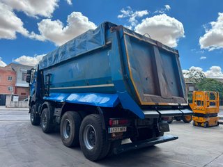 Renault T520 8x4 Camión Volquete