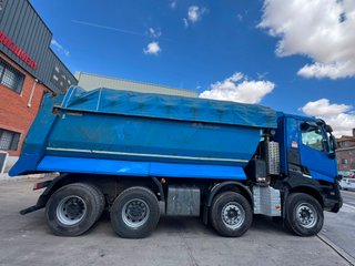 Renault T520 8x4 Camión Volquete