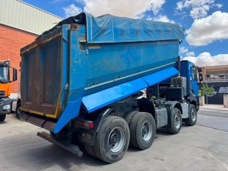 Renault T520 8x4 Camión Volquete