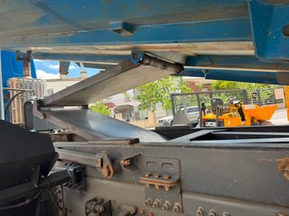 Renault T520 8x4 Camión Volquete