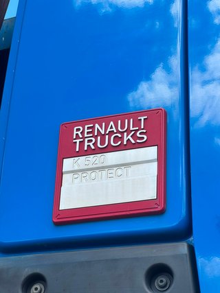 Renault T520 8x4 Camión Volquete