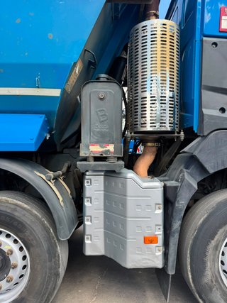 Renault T520 8x4 Camión Volquete