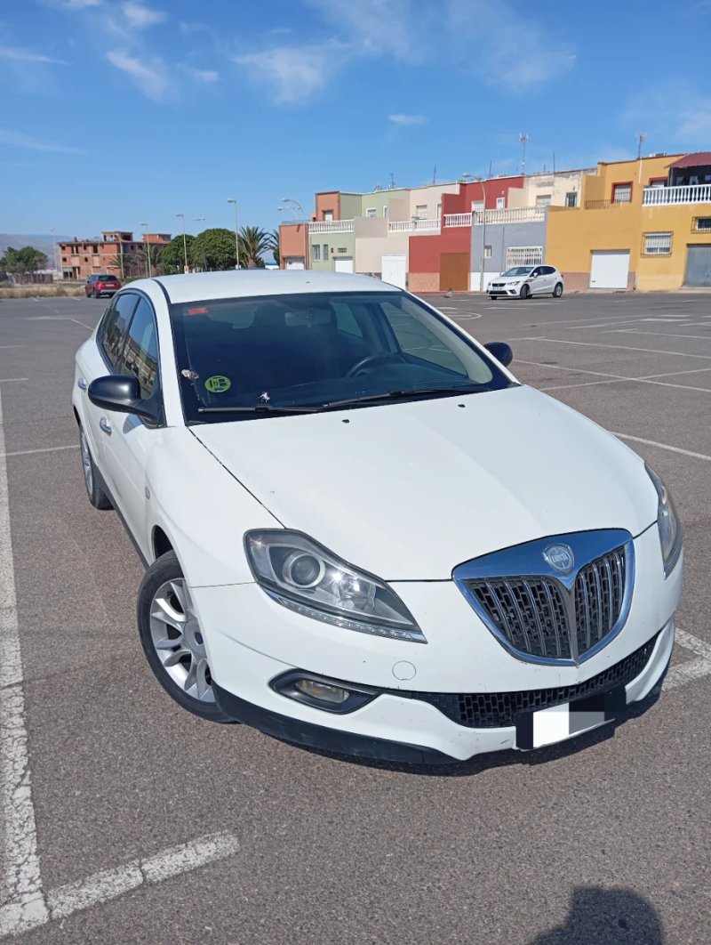 Lancia Delta 2011 - foto 1