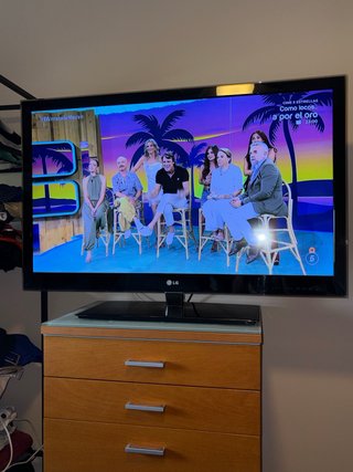 TV LG 42” FullHD