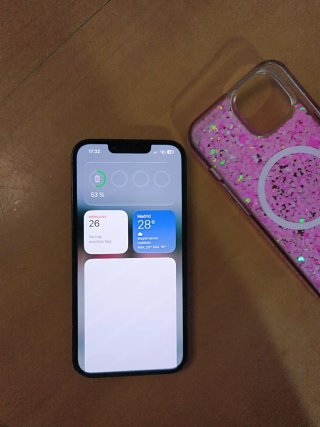 iPhone 13 Rosa con Funda Brillante