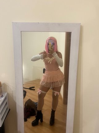 Vestido rosa con detalles negros Conjunto rosa