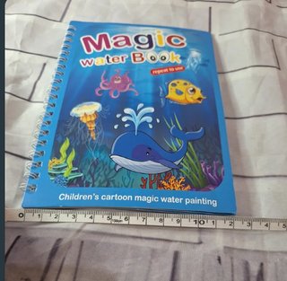 Libro mágico de agua