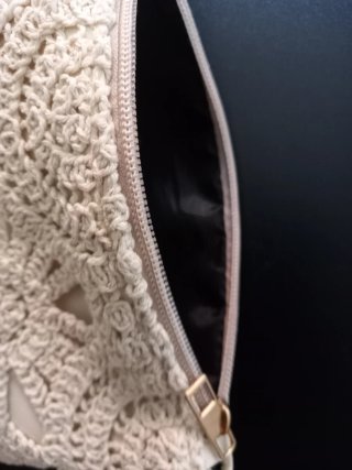 Bolso estilo Clutch de Crochet y Polipiel (crema)