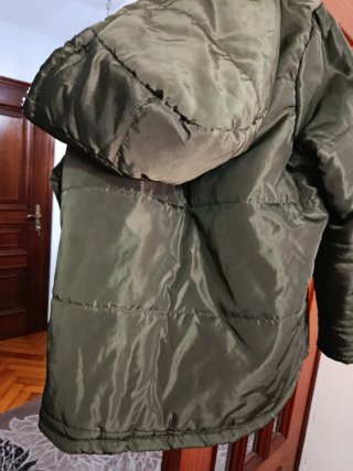 Cazadora acolchada con pelo