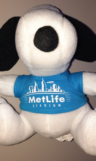 Peluche Snoopy Stadium – Nuovo, Sigillato – 17 cm