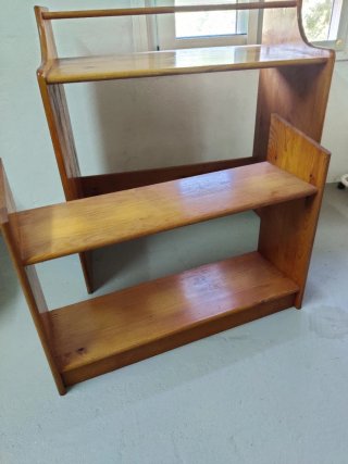 Escritorio y estantería de madera NO SE ENVÍA