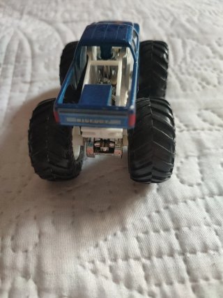 Camión Hot Wheels Monster Truck Bigfoot Azul