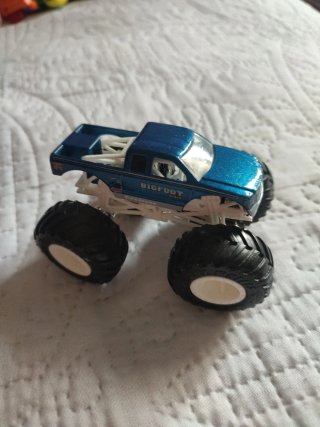 Camión Hot Wheels Monster Truck Bigfoot Azul