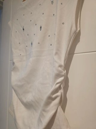 Camiseta Zara con pedrería Talla M