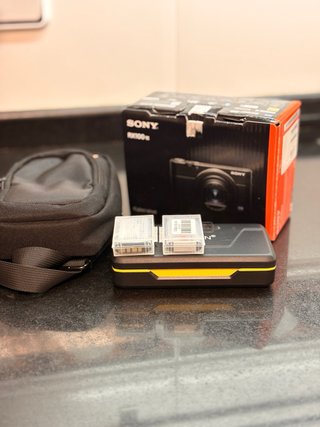 Cámara Sony RX100 VII + 2 años garantía