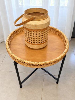 Mesa auxiliar ratán y madera