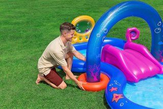 Piscina Bestway hinchable infantil con tobogán
