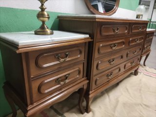 Cómoda, espejo y 2 mesitas de noche madera