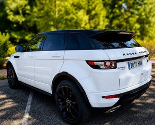 Range Rover Evoque 2.2SD4 190CV Black Design