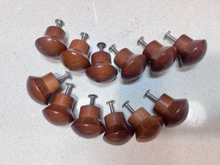 Pomos de madera