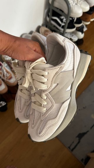 New Balance 327 Beige/Blanco