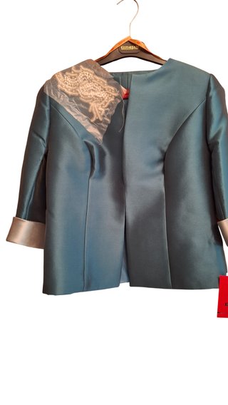 Vestido abrigo y chaqueta nuevo