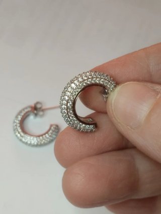 D543 Orecchini cerchietto pavé brillantini inox