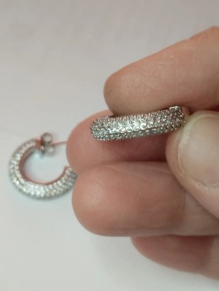 D543 Orecchini cerchietto pavé brillantini inox