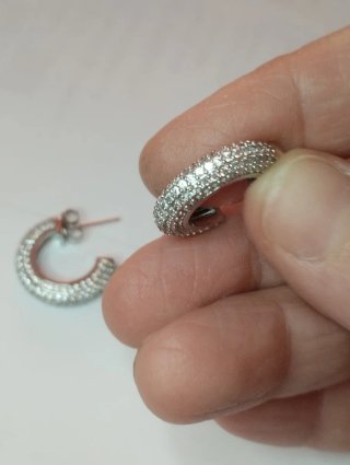 D543 Orecchini cerchietto pavé brillantini inox
