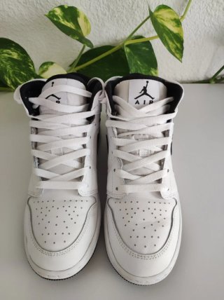 Nike Air Jordan 1 Mid Blancas Talla 37.5