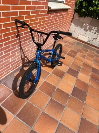 Bicicleta BMX Azul