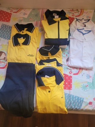 Uniformes Bon Salvador talla 14 12 euros pieza