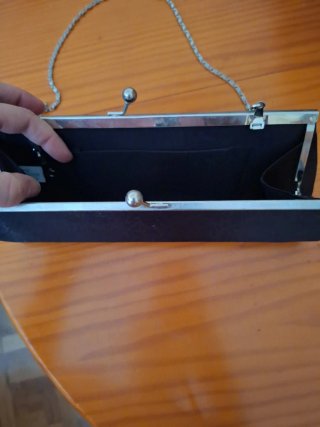 Bolso de fiesta negro con cadena