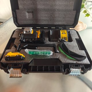 Maletin Nivel Laser DeWalt con Accesorios