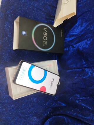 Vivo V50 Lite 5G Dorado