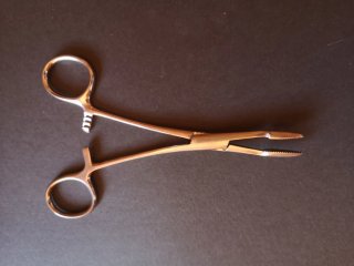 Pinza Quirúrgica