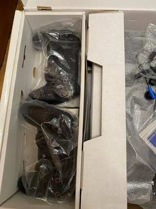 PS4 (PlayStation 4). Nueva!! +3 juegos. +2 mandos.