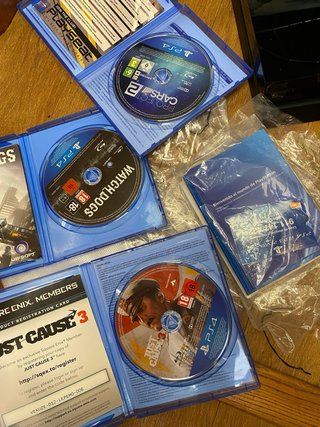 PS4 (PlayStation 4). Nueva!! +3 juegos. +2 mandos.