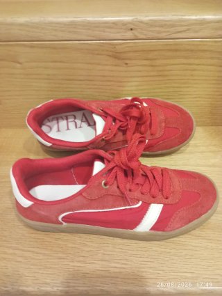 Zapatillas Stradivarius rojas T.37